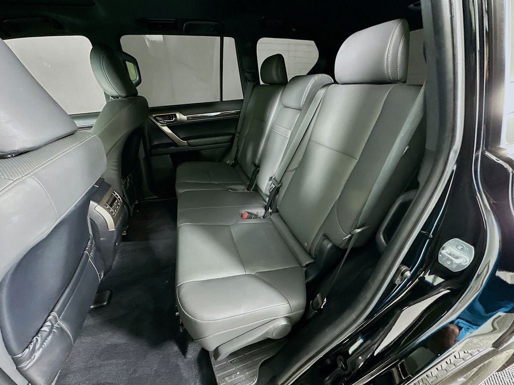 Thumbnail: 2020 Lexus GX - 23