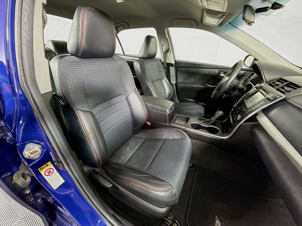 Thumbnail: 2015 Toyota Camry - 26