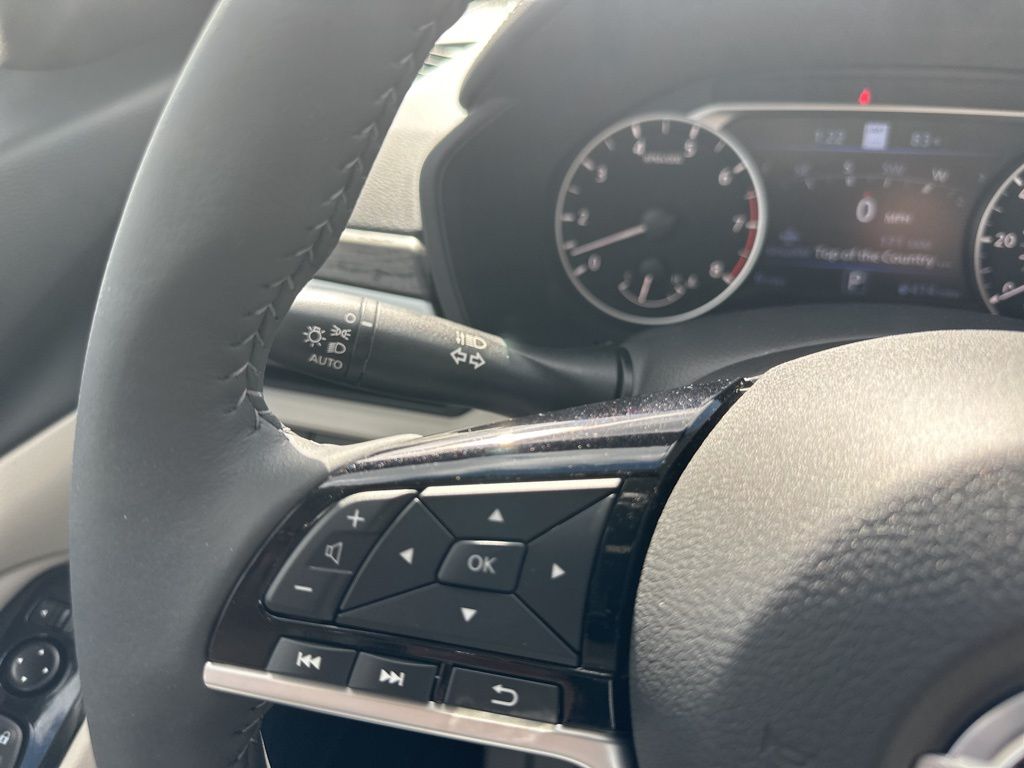 2025 Pearl White Tricoat Nissan Altima 2.5 SL AWD Sedan
