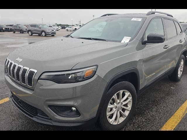 Sting-Gray Clearcoat 2022 Jeep Cherokee Latitude Lux 4WD SUV / Crossover Four-Wheel Drive 9-Speed Automatic