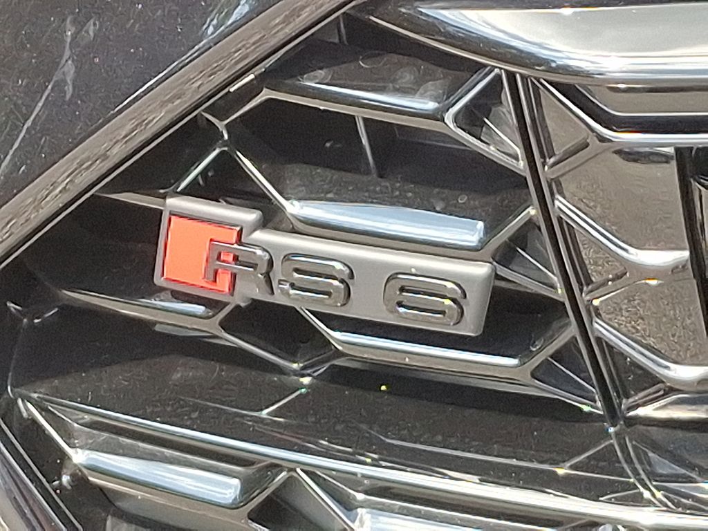 Thumbnail: 2025 Audi RS 6 - 4