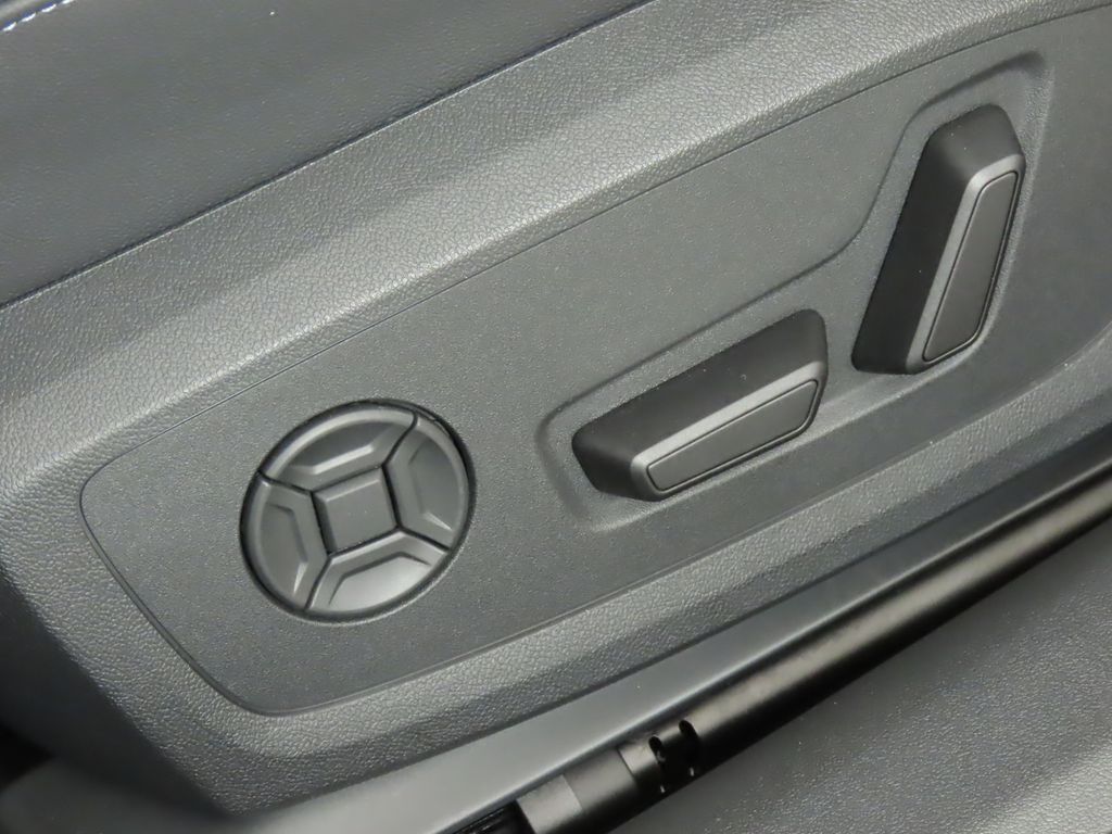 Thumbnail: 2025 Audi A5 - 32