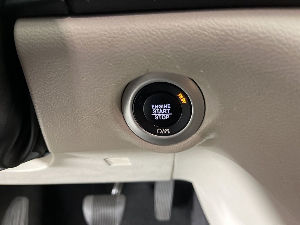 2023 Chrysler Pacifica Touring L 18