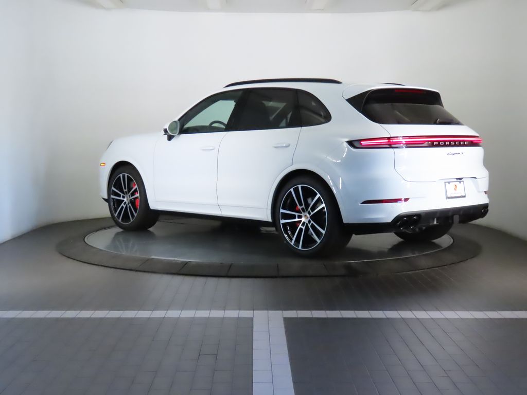 Thumbnail: 2026 Porsche Cayenne - 3