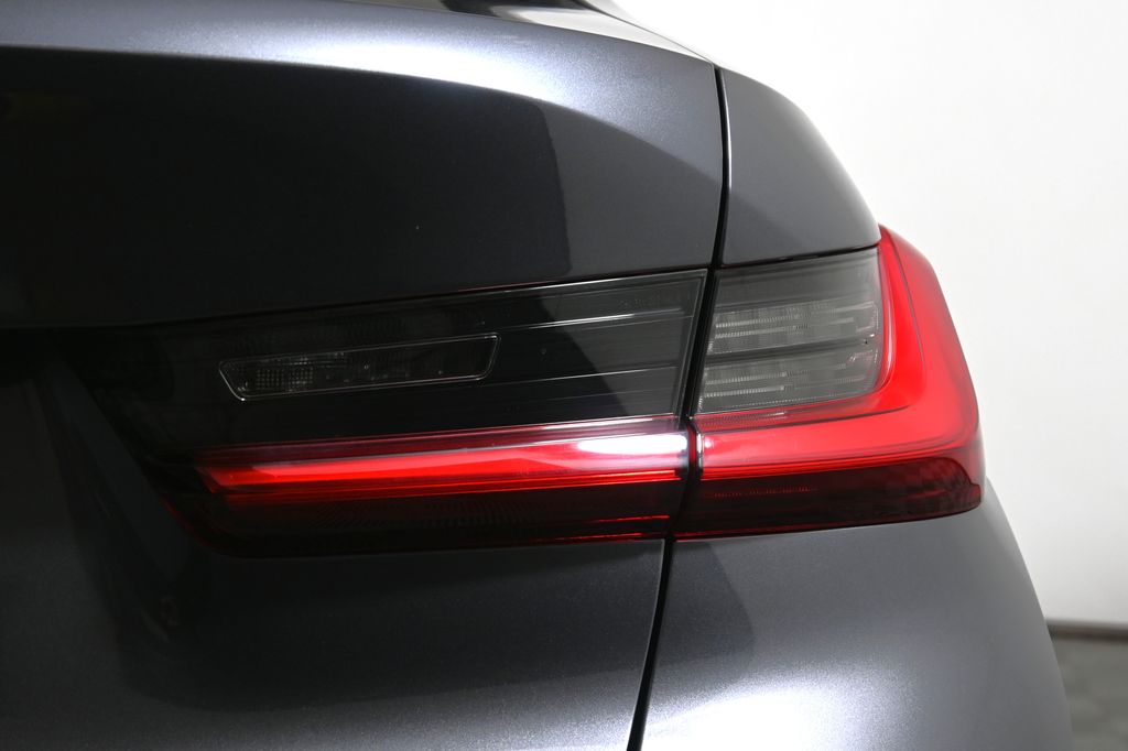 Thumbnail: 2019 BMW 3 Series - 13