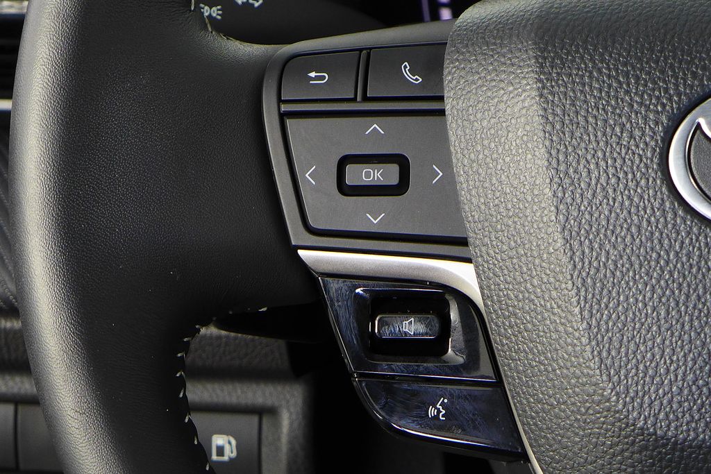 Thumbnail: 2025 Toyota Camry - 29