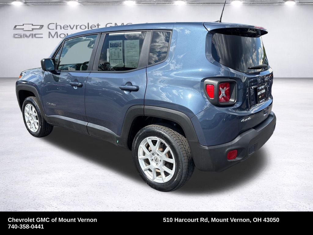 2023 Jeep Renegade Latitude - Image 3
