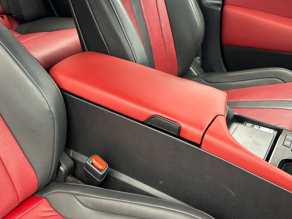 Used 2023 White Lexus 300h image 31