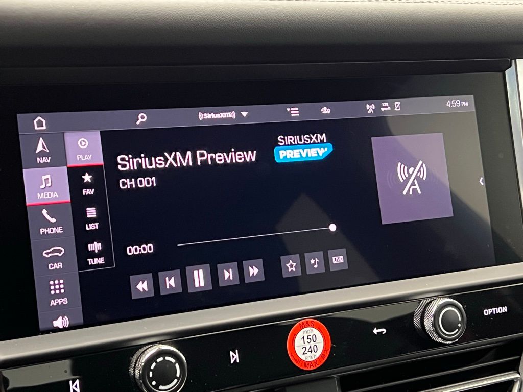 Thumbnail: 2023 Porsche Macan - 14