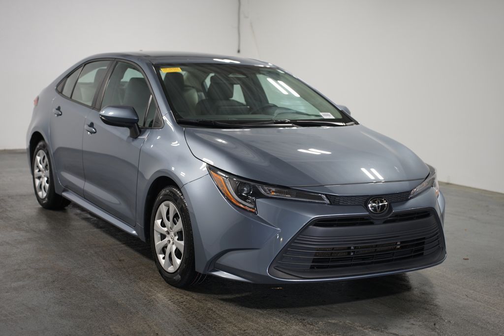 2024 Toyota Corolla LE 3