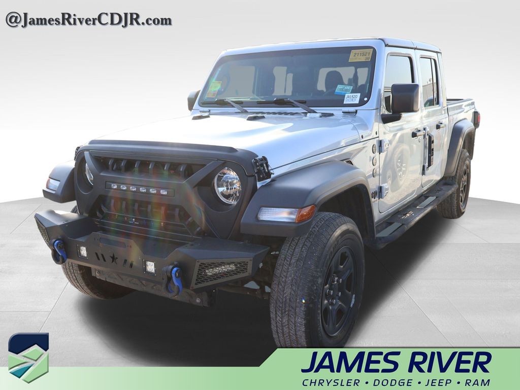 Silver Zynith Clearcoat 2024 Jeep Gladiator Pickup Truck Four-Wheel Drive 8-Speed Automatic