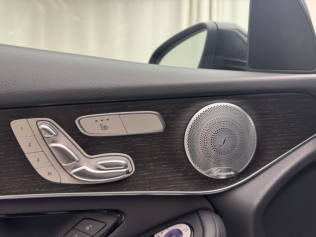 2020 Mercedes-Benz GLC 300 24