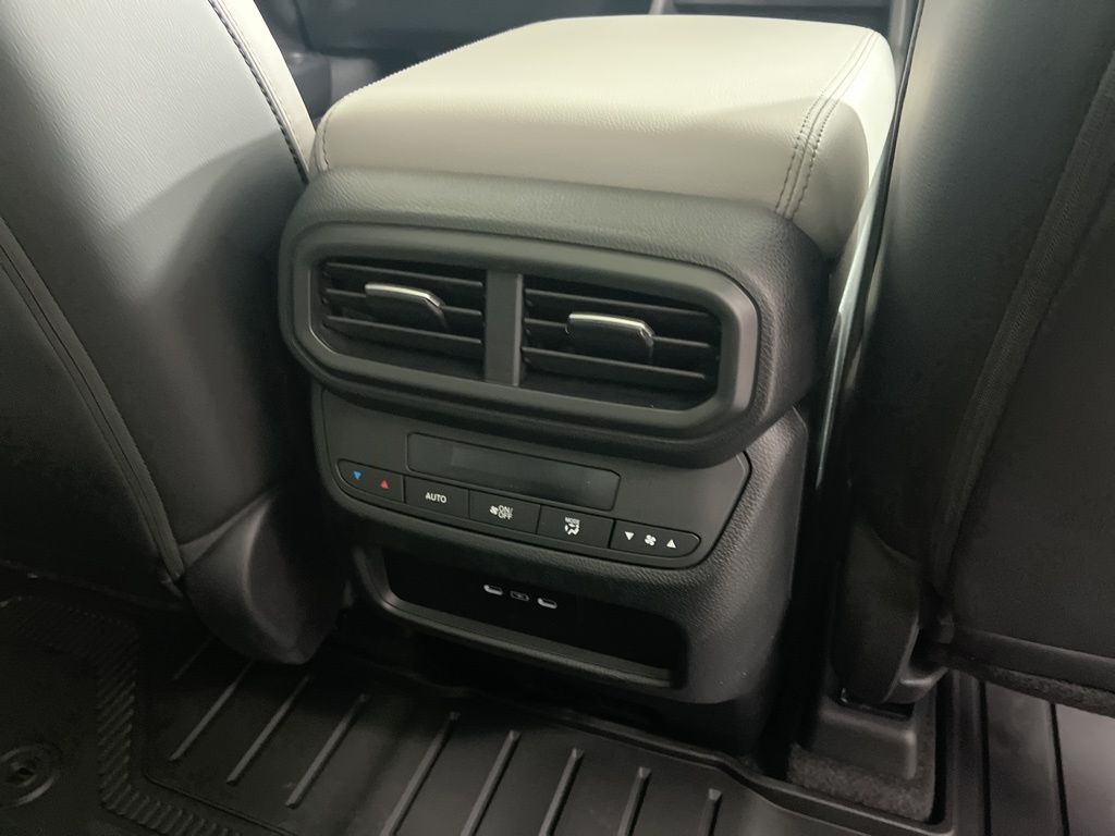 Thumbnail: 2025 Honda Pilot - 13