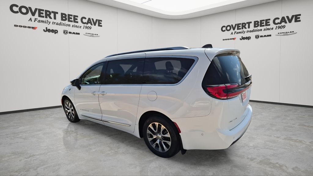 Used Car 2023 Chrysler Pacifica Hybrid  Pinnacle For Sale Under $35,000 In Austin, Texas