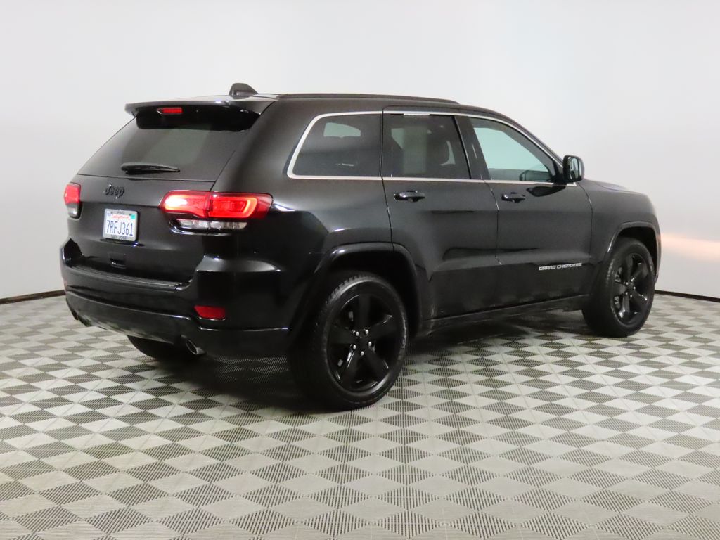 Thumbnail: 2015 Jeep Grand Cherokee - 5