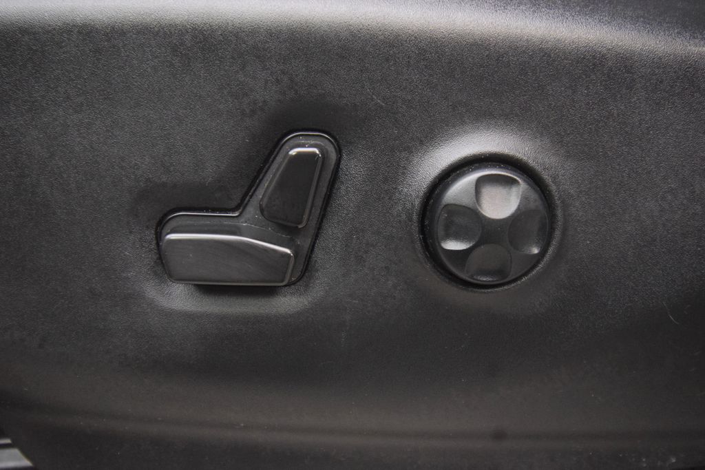 used 2023 Chrysler Pacifica car, priced at $27,900