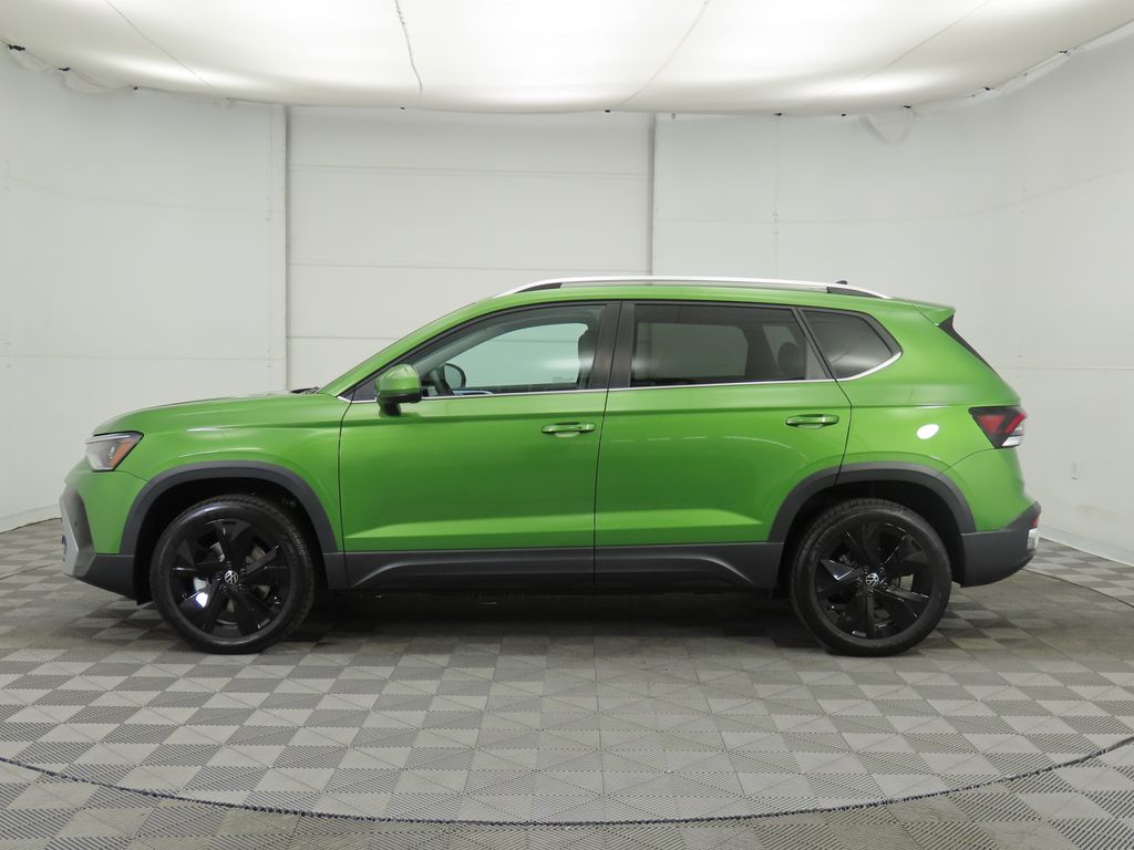 2025 Volkswagen Taos SE 9