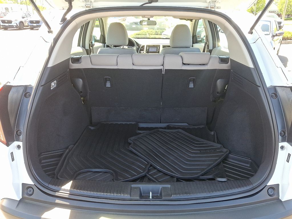 2018 Honda HR-V LX 29
