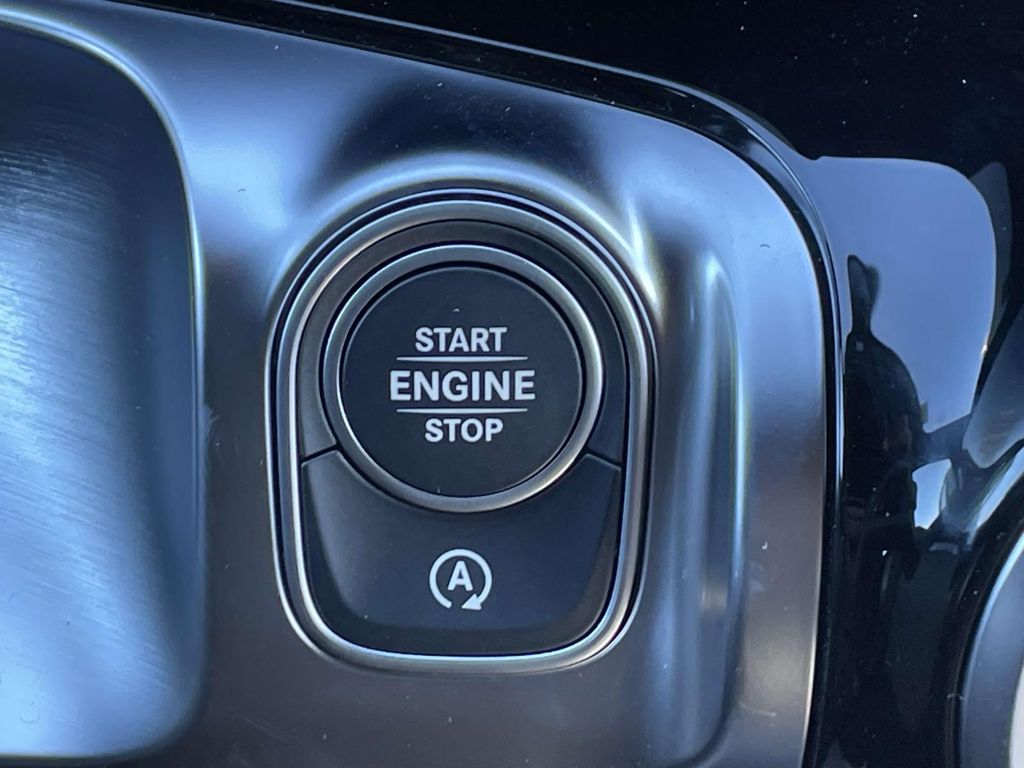 Thumbnail: 2025 Mercedes-Benz GLB - 25