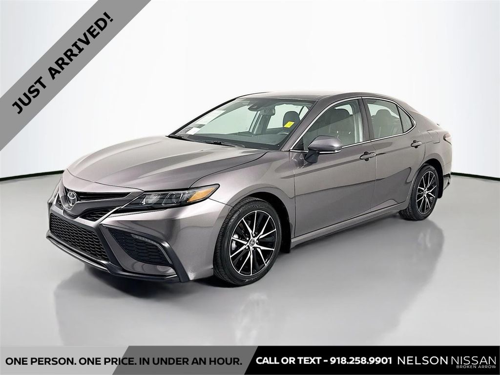 2023 Toyota Camry SE FWD