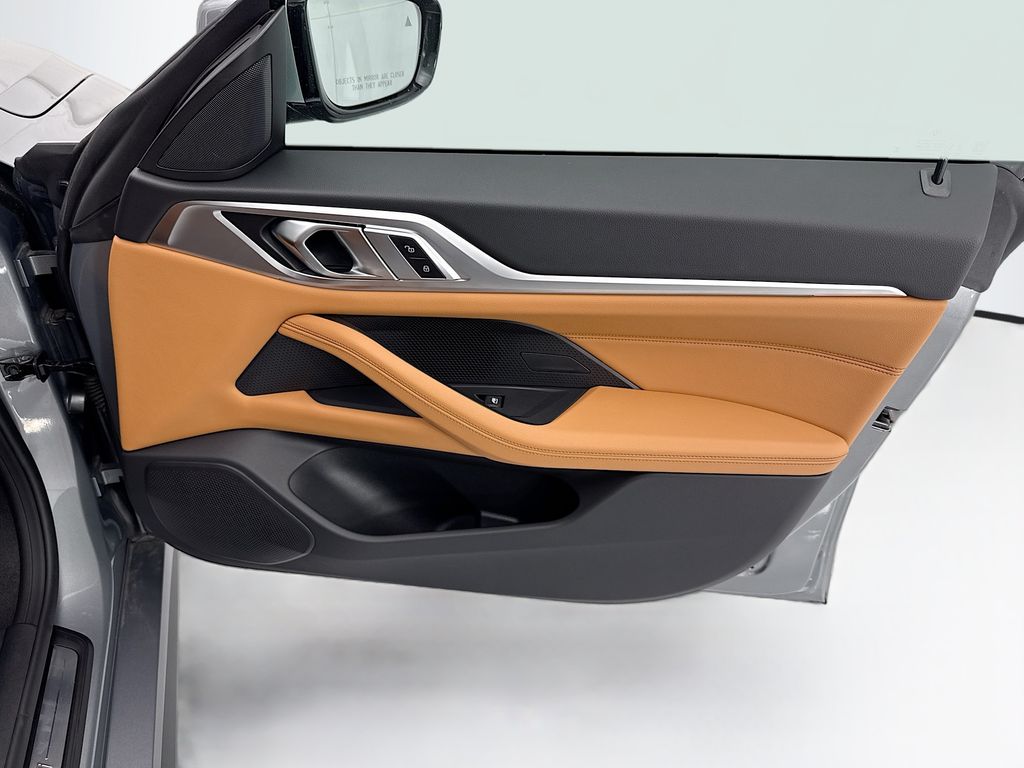 Thumbnail: 2025 BMW i4 - 24