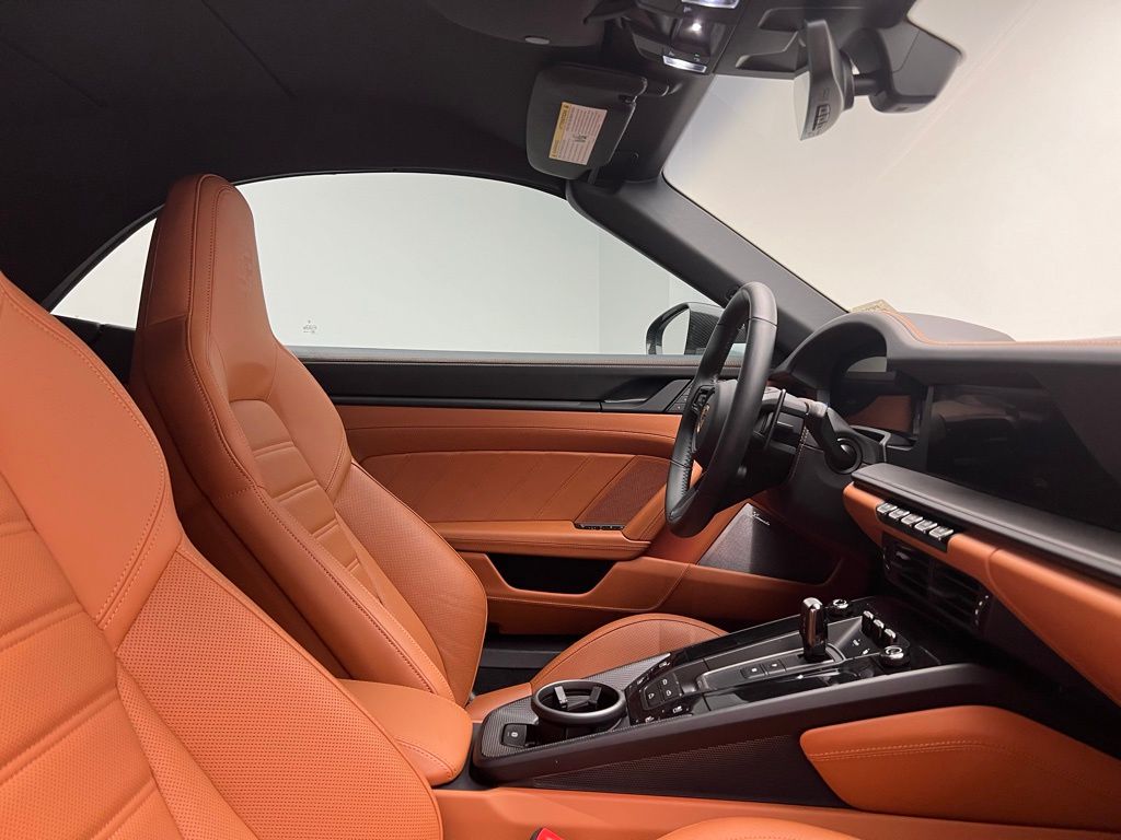 Thumbnail: 2025 Porsche 911 - 18