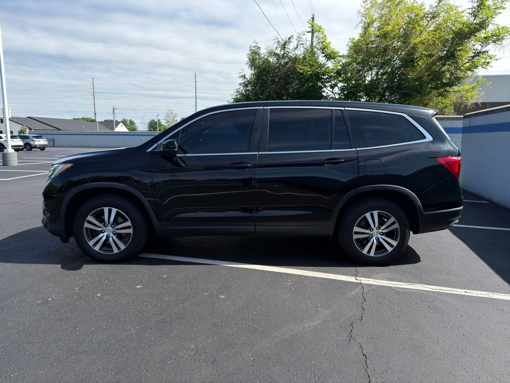 Thumbnail: 2017 Honda Pilot - 2
