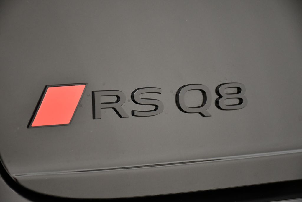 Thumbnail: 2025 Audi RS Q8 - 9