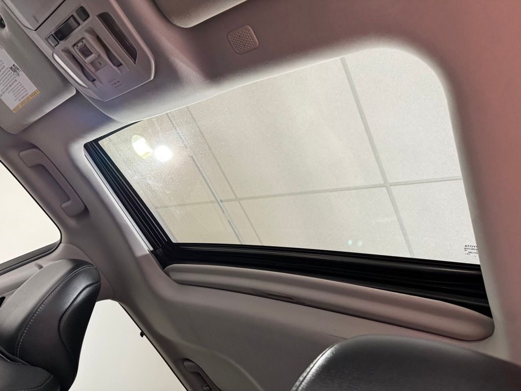 Thumbnail: 2021 Toyota Highlander - 18