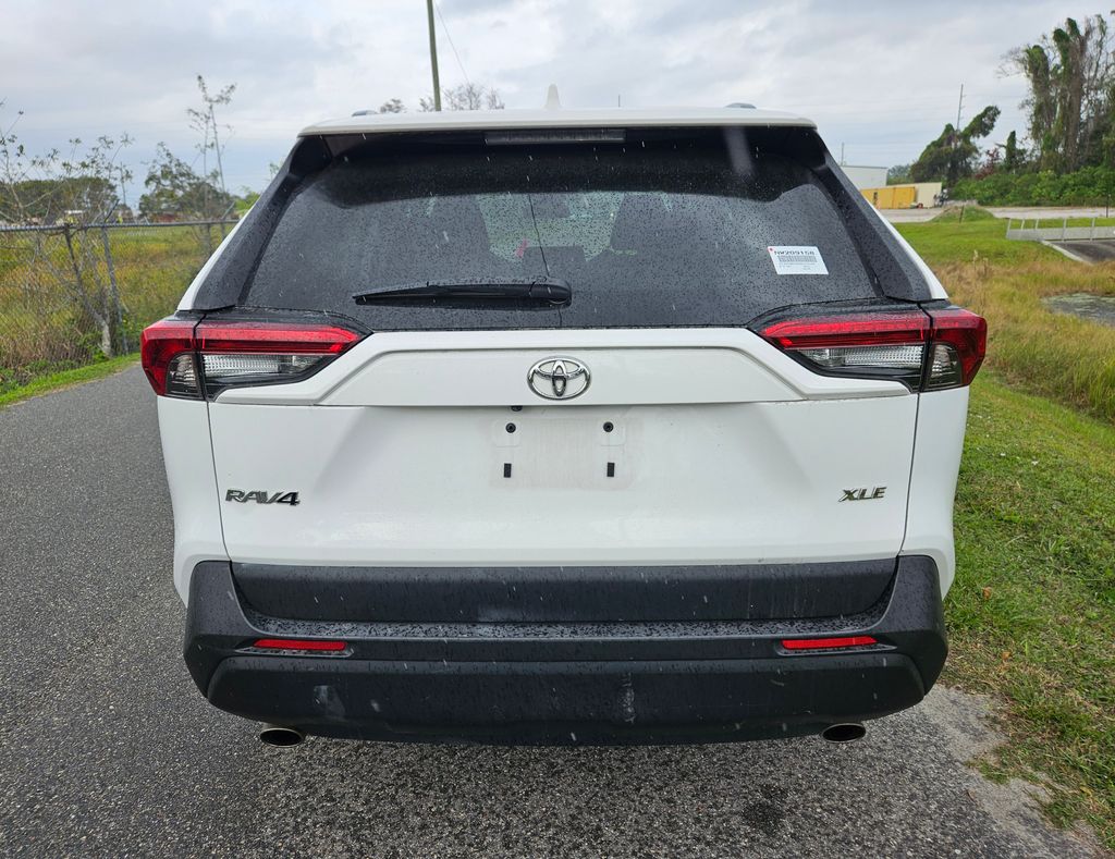 2022 Toyota RAV4 XLE 4