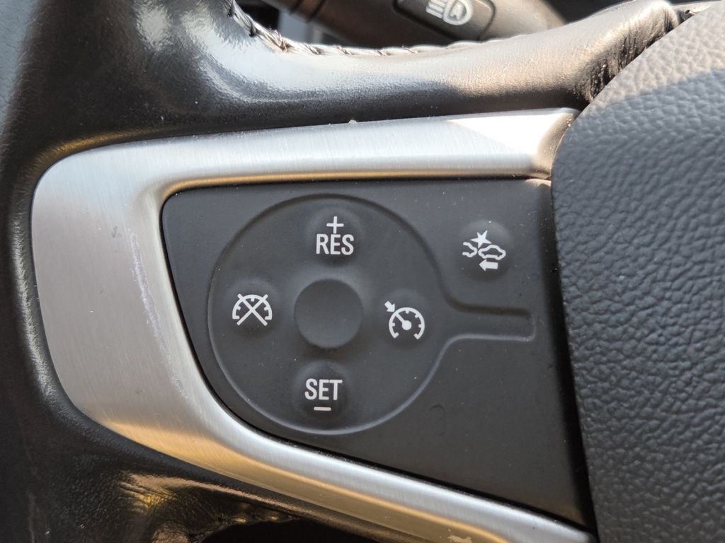 Used 2020 Gray GMC SLE image 9