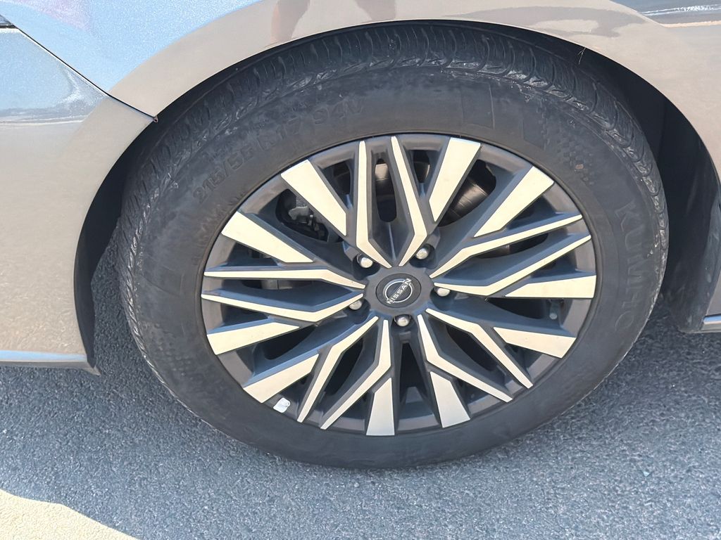 Used 2025 Gray Nissan 2.5 SV image 11