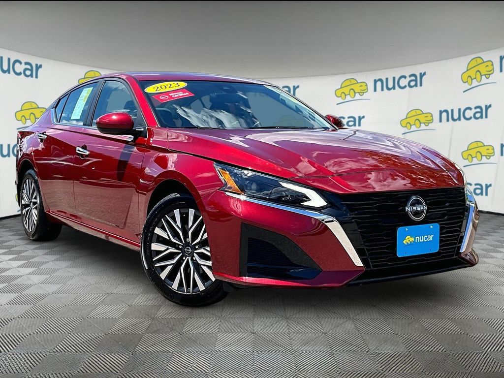2023 Nissan Altima — photo 1