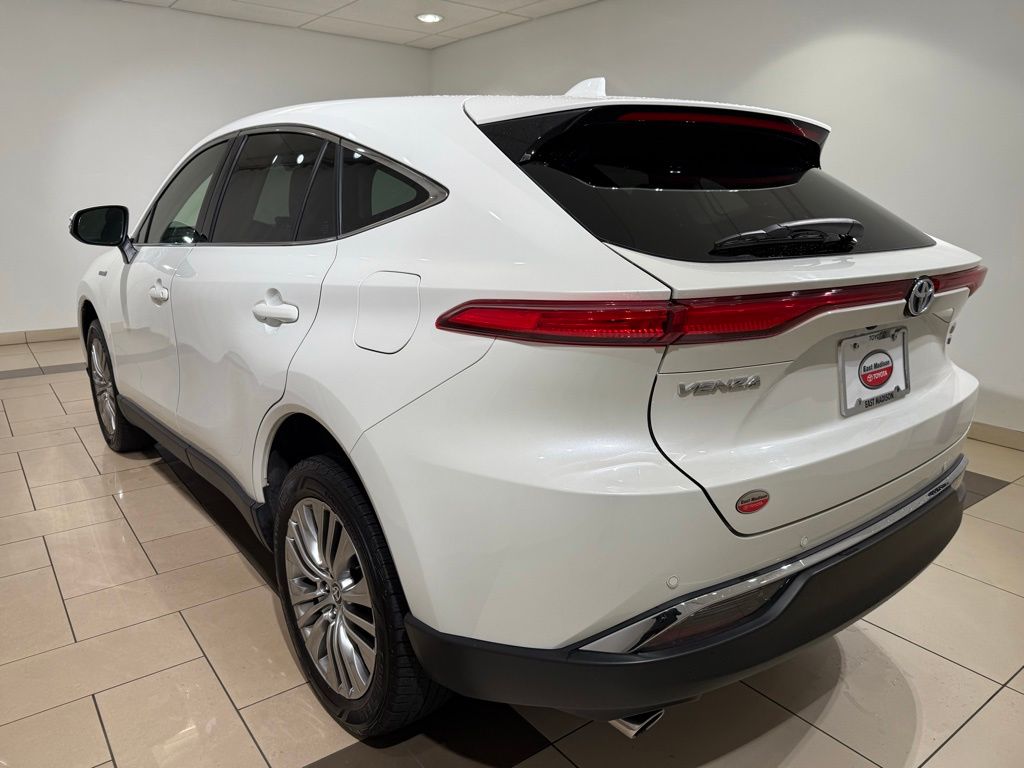 Thumbnail: 2021 Toyota Venza - 8