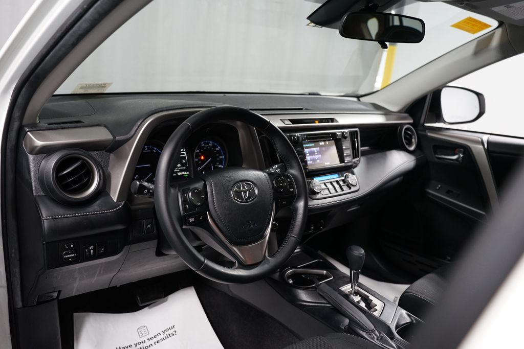 Thumbnail: 2018 Toyota RAV4 - 11