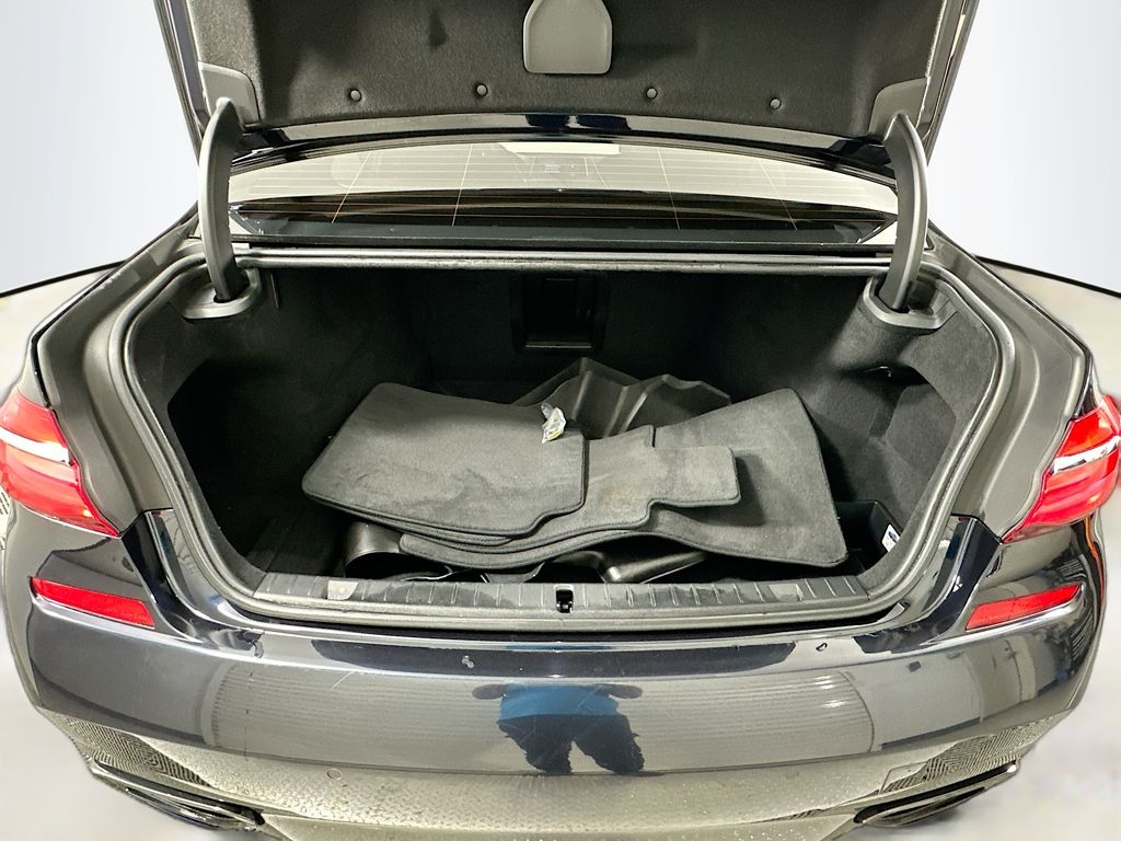 Thumbnail: 2016 BMW 7 Series - 27