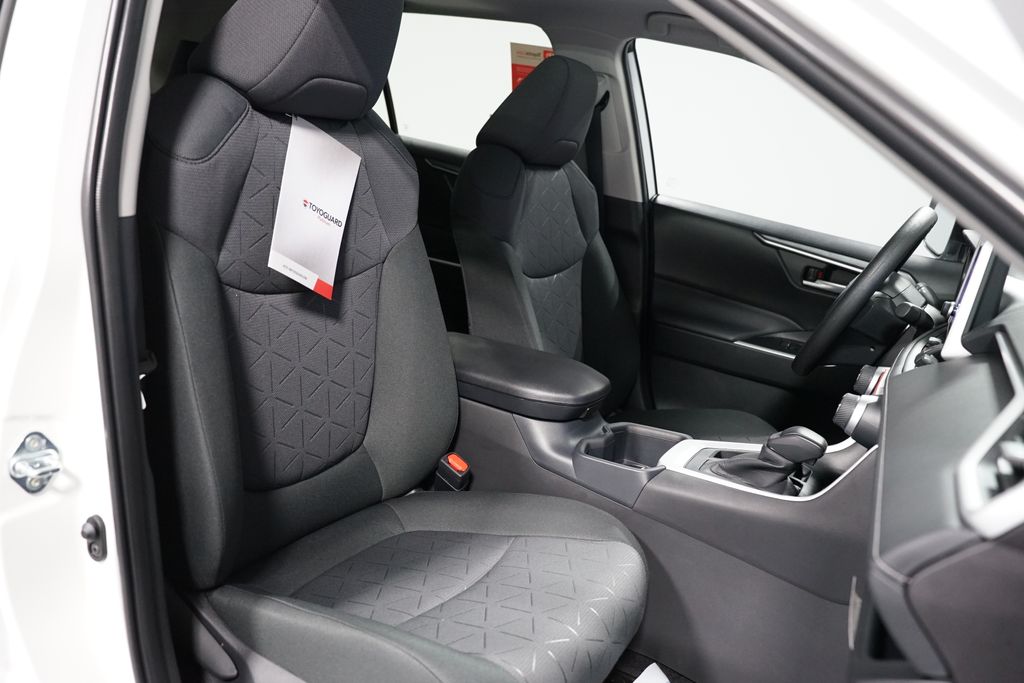 Thumbnail: 2025 Toyota RAV4 - 28