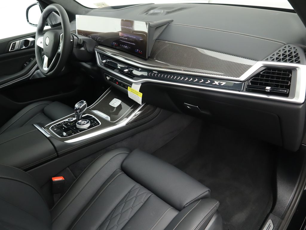 Thumbnail: 2026 BMW X7 - 18