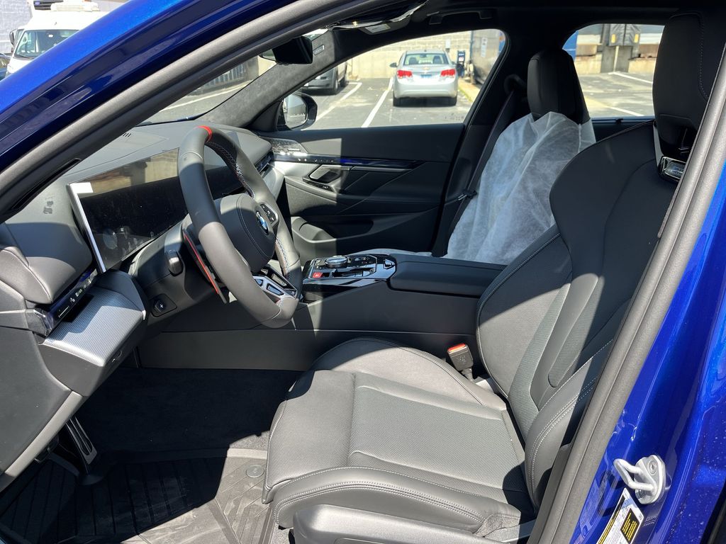 Thumbnail: 2026 BMW M5 - 11