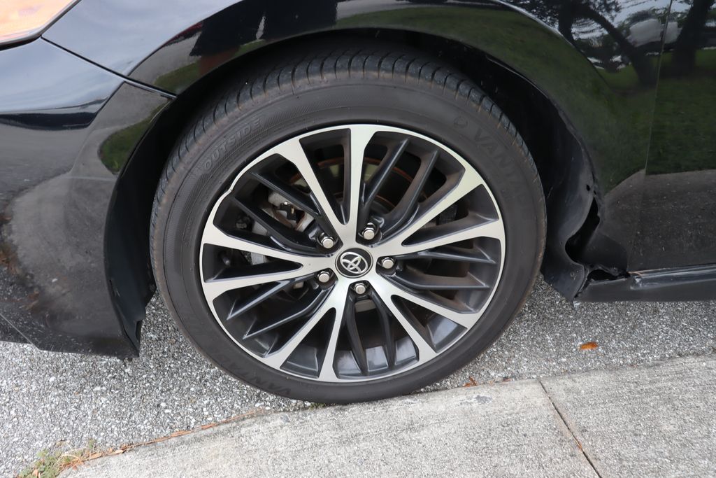 Thumbnail: 2020 Toyota Camry - 4