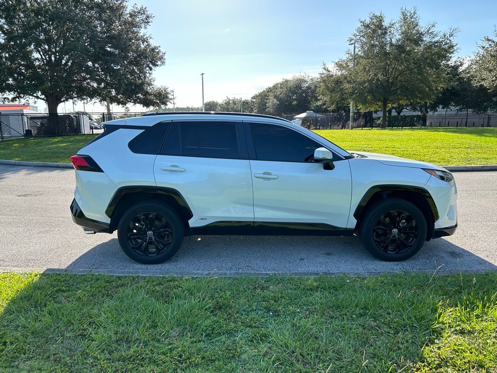 Thumbnail: 2022 Toyota RAV4 - 6