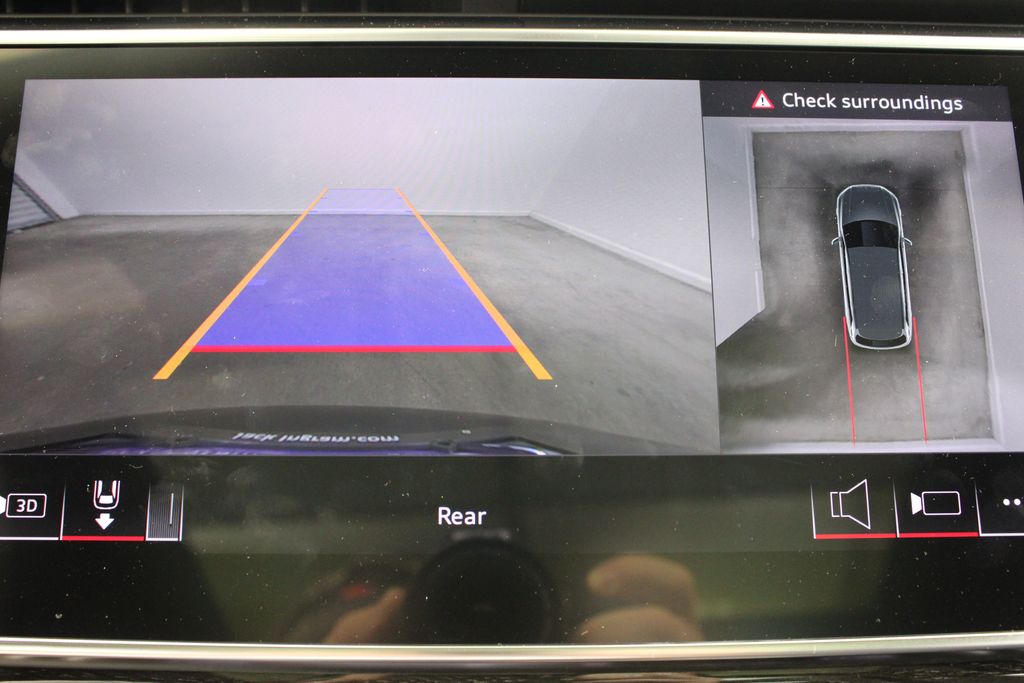 new 2025 Audi Q7 car, priced at $64,158