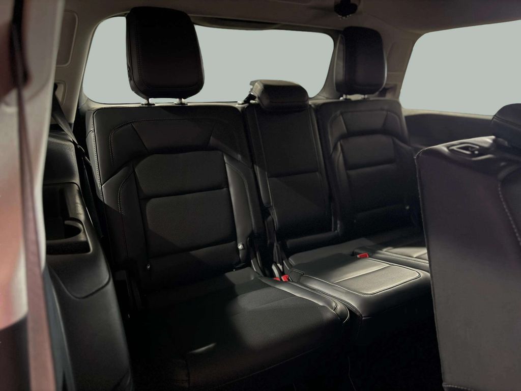 Certified Used 2025 Infinite Black Metallic Clearcoat Lincoln Reserve image 24