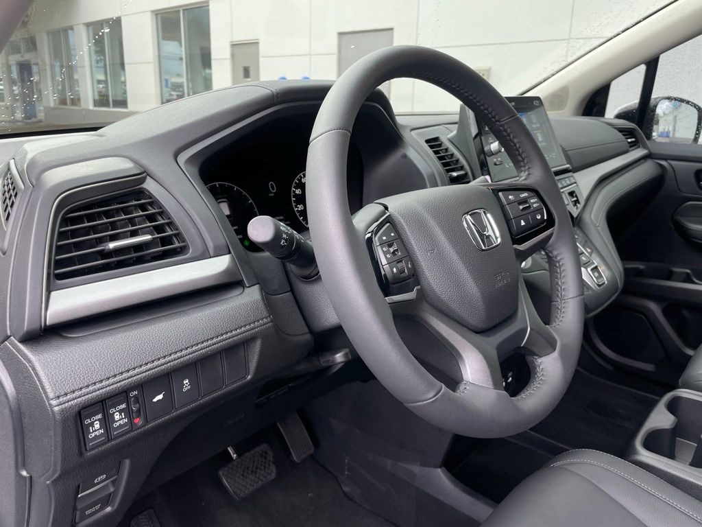 Thumbnail: 2025 Honda Odyssey - 28