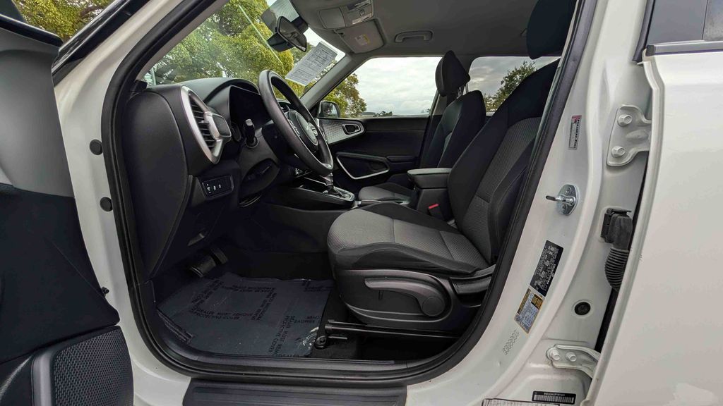 Used 2023 Kia Soul LX 4D Hatchback