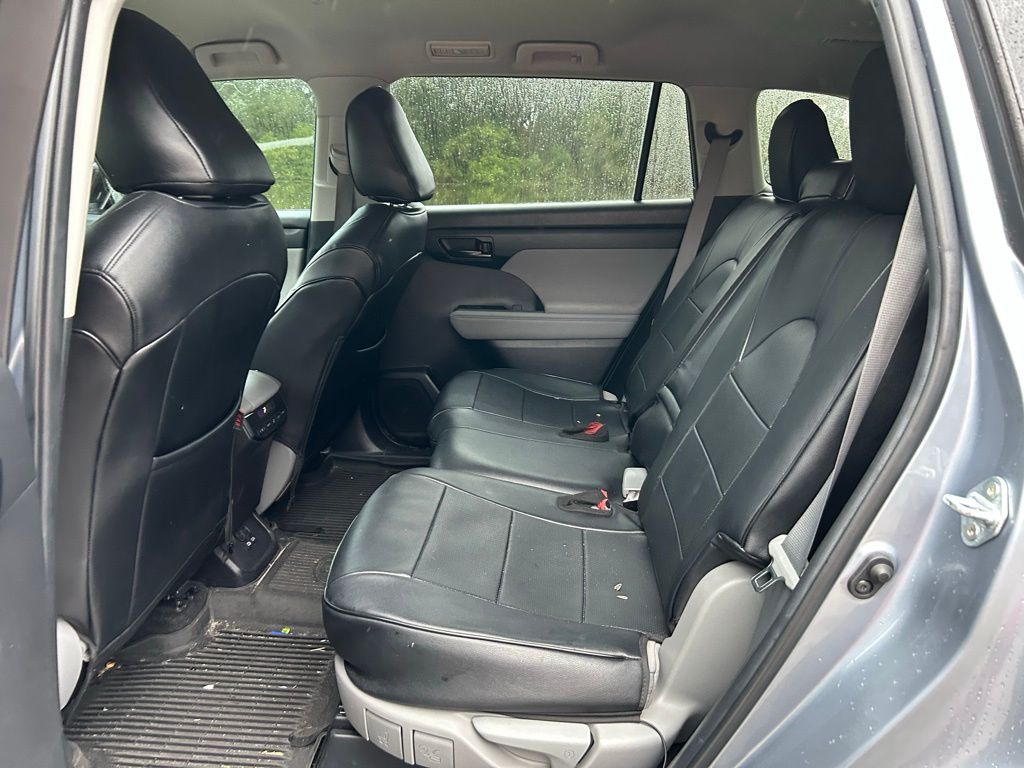 Thumbnail: 2023 Toyota Highlander - 12