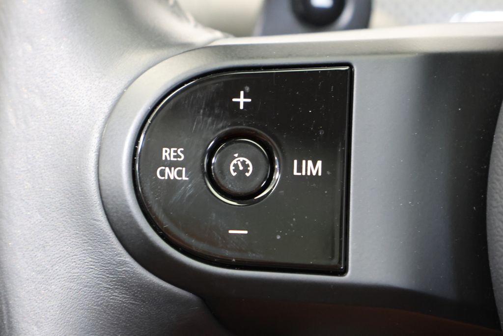 Thumbnail: 2023 MINI Cooper - 17