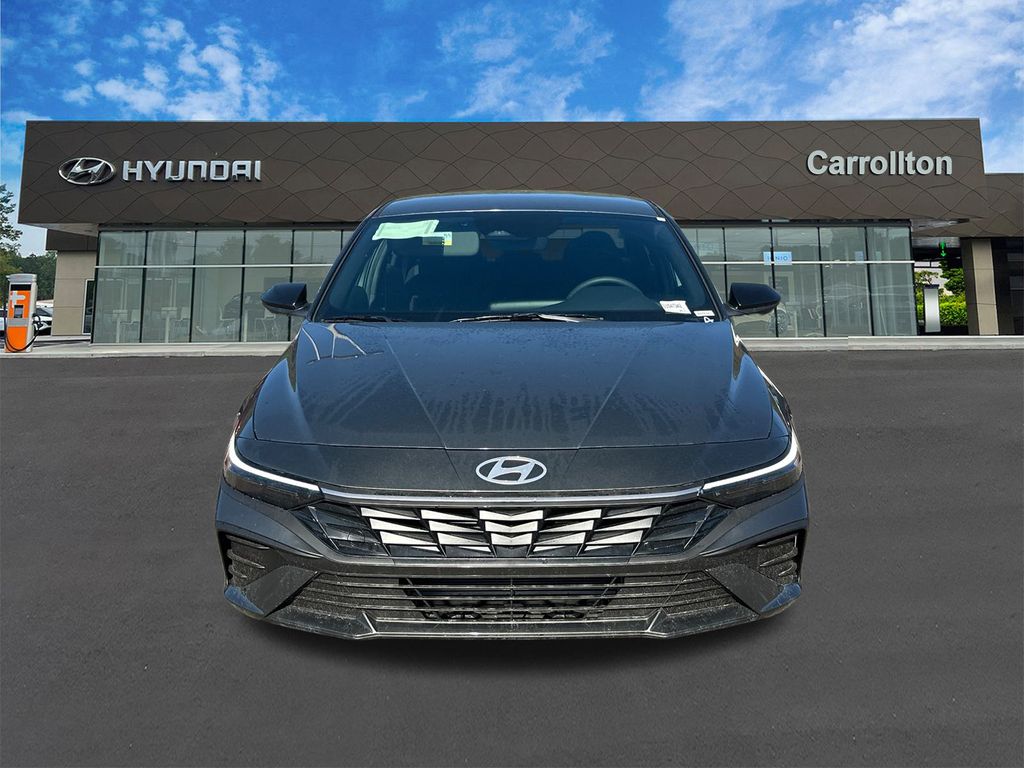 Used 2025 Gray Hyundai SEL Sport image 2