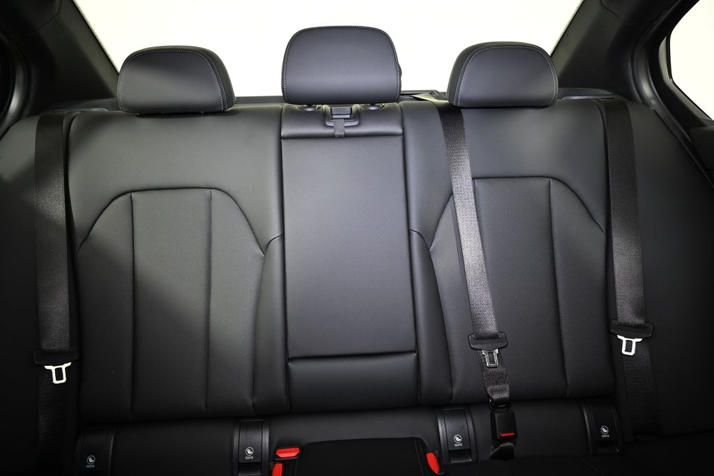 Thumbnail: 2026 BMW 3 Series - 25