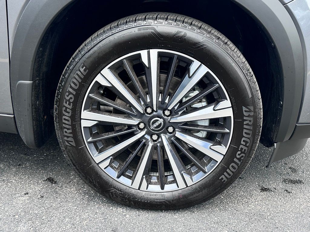 New 2026 Gun Metallic Nissan Platinum image 9
